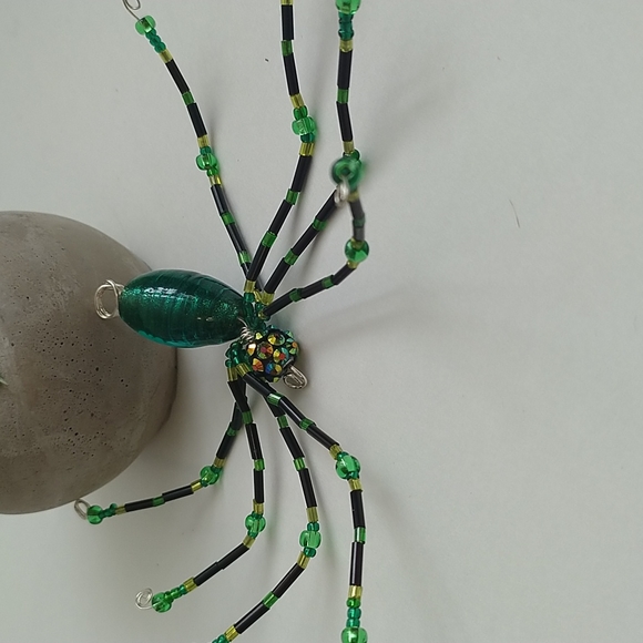 Handmade Green and Black Glass Beaded Spider - Picture 2 of 3